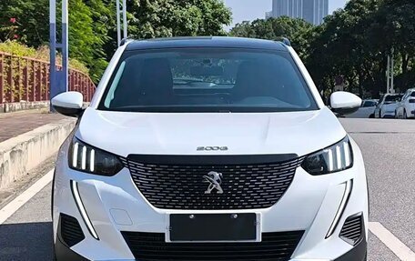 Peugeot 2008 II, 2022 год, 1 525 000 рублей, 2 фотография