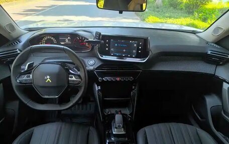 Peugeot 2008 II, 2022 год, 1 525 000 рублей, 14 фотография