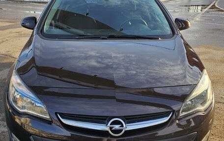 Opel Astra J, 2013 год, 1 350 000 рублей, 4 фотография