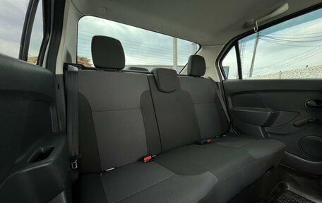 Renault Logan II, 2017 год, 698 500 рублей, 13 фотография