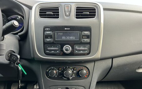 Renault Logan II, 2017 год, 698 500 рублей, 17 фотография