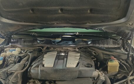 Volkswagen Touareg III, 2010 год, 1 600 000 рублей, 10 фотография