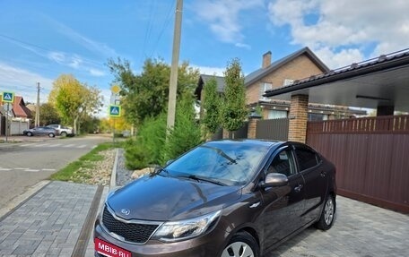 KIA Rio III рестайлинг, 2016 год, 915 000 рублей, 1 фотография