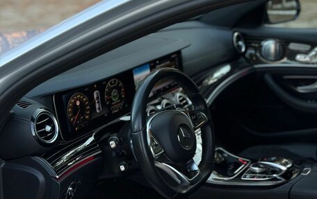 Mercedes-Benz E-Класс, 2017 год, 3 350 000 рублей, 5 фотография