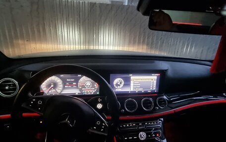 Mercedes-Benz E-Класс, 2017 год, 3 350 000 рублей, 9 фотография