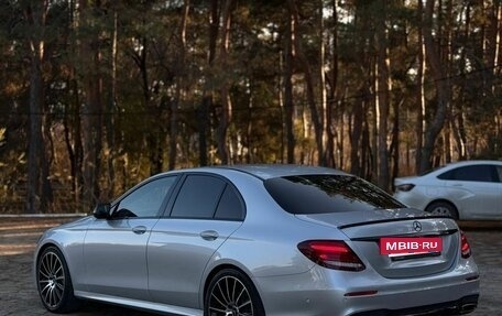 Mercedes-Benz E-Класс, 2017 год, 3 350 000 рублей, 2 фотография