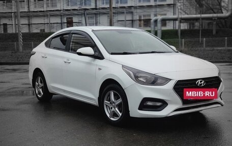 Hyundai Solaris II рестайлинг, 2017 год, 875 000 рублей, 3 фотография