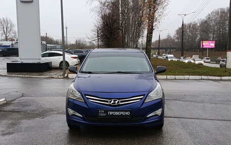 Hyundai Solaris II рестайлинг, 2015 год, 880 000 рублей, 2 фотография