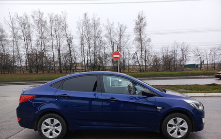 Hyundai Solaris II рестайлинг, 2015 год, 880 000 рублей, 4 фотография