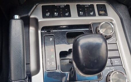 Toyota Land Cruiser 200, 2020 год, 6 550 000 рублей, 11 фотография