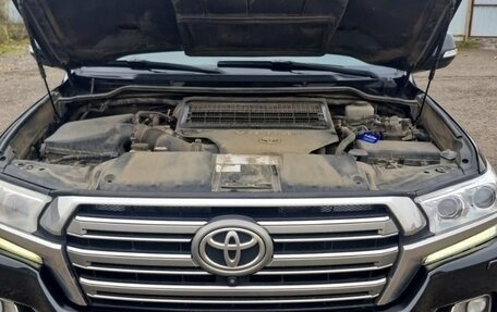 Toyota Land Cruiser 200, 2020 год, 6 550 000 рублей, 7 фотография