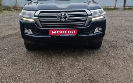 Toyota Land Cruiser 200, 2020 год, 6 550 000 рублей, 6 фотография