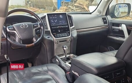 Toyota Land Cruiser 200, 2020 год, 6 550 000 рублей, 10 фотография