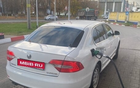 Skoda Superb III рестайлинг, 2013 год, 1 060 000 рублей, 3 фотография