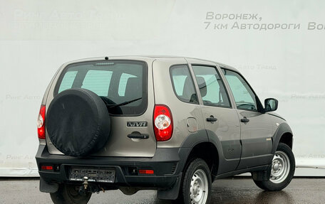 Chevrolet Niva I рестайлинг, 2017 год, 839 000 рублей, 5 фотография