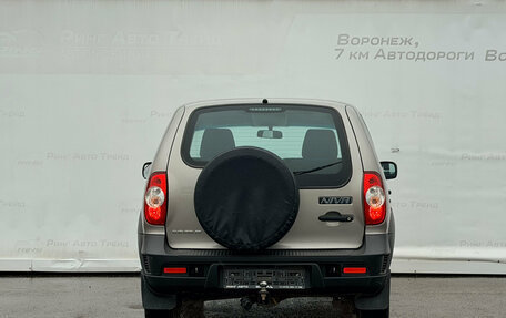 Chevrolet Niva I рестайлинг, 2017 год, 839 000 рублей, 6 фотография