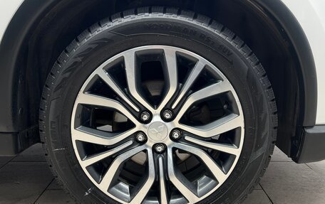 Mitsubishi Outlander III рестайлинг 3, 2017 год, 1 499 000 рублей, 8 фотография