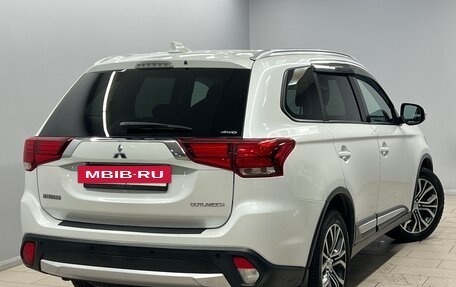 Mitsubishi Outlander III рестайлинг 3, 2017 год, 1 499 000 рублей, 2 фотография