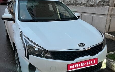 KIA Rio IV, 2020 год, 1 250 000 рублей, 2 фотография