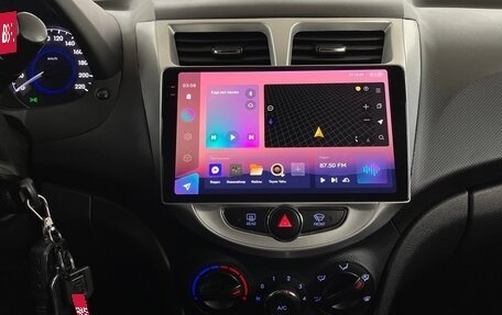 Hyundai Solaris II рестайлинг, 2011 год, 740 000 рублей, 7 фотография