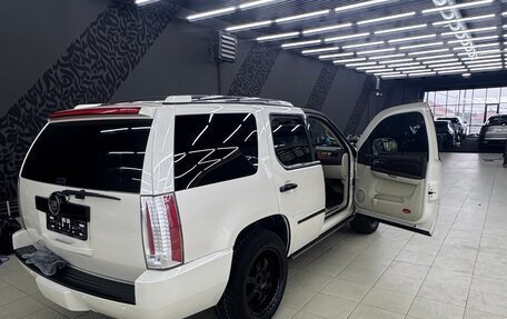 Cadillac Escalade III, 2008 год, 1 500 000 рублей, 2 фотография