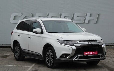 Mitsubishi Outlander III рестайлинг 3, 2019 год, 2 375 000 рублей, 1 фотография