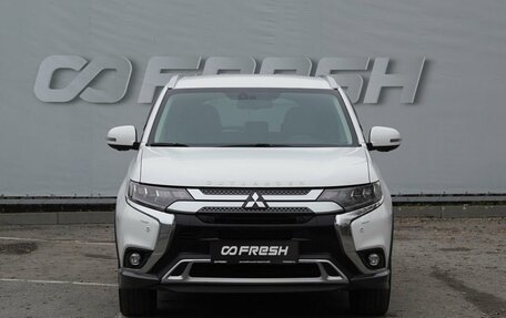 Mitsubishi Outlander III рестайлинг 3, 2019 год, 2 375 000 рублей, 3 фотография