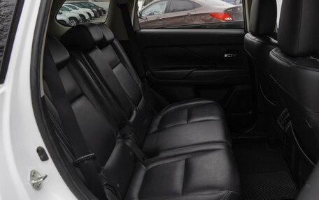 Mitsubishi Outlander III рестайлинг 3, 2019 год, 2 375 000 рублей, 7 фотография