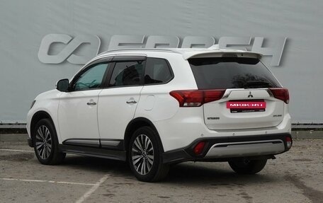 Mitsubishi Outlander III рестайлинг 3, 2019 год, 2 375 000 рублей, 2 фотография