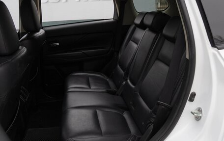 Mitsubishi Outlander III рестайлинг 3, 2019 год, 2 375 000 рублей, 9 фотография