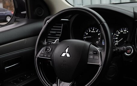 Mitsubishi Outlander III рестайлинг 3, 2019 год, 2 375 000 рублей, 22 фотография