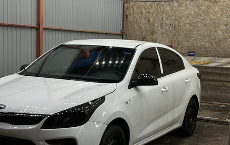 KIA Rio IV, 2018 год, 750 000 рублей, 3 фотография