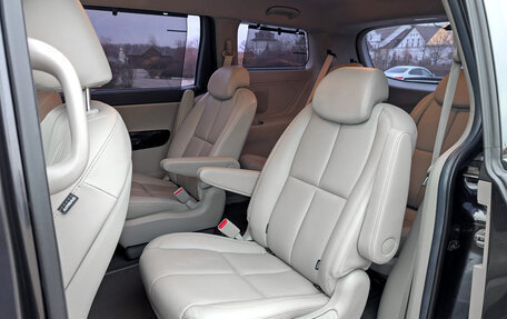 KIA Carnival III, 2019 год, 3 200 000 рублей, 13 фотография