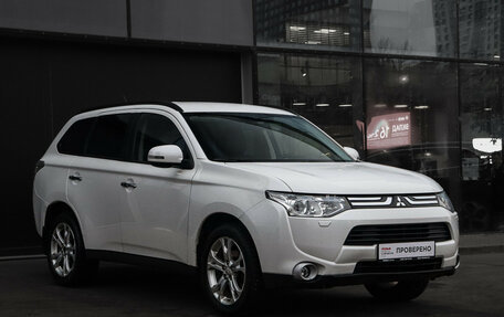 Mitsubishi Outlander III рестайлинг 3, 2012 год, 1 495 000 рублей, 3 фотография