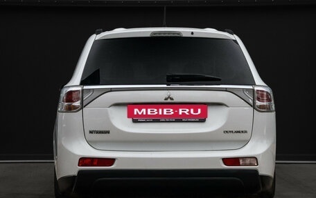 Mitsubishi Outlander III рестайлинг 3, 2012 год, 1 495 000 рублей, 6 фотография