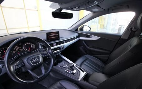 Audi A4, 2018 год, 1 650 000 рублей, 10 фотография