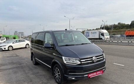 Volkswagen Multivan T6 рестайлинг, 2019 год, 5 000 000 рублей, 3 фотография