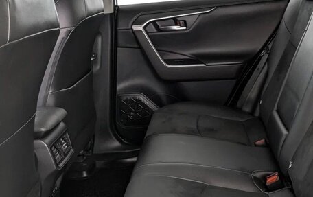 Toyota RAV4, 2021 год, 3 350 000 рублей, 4 фотография