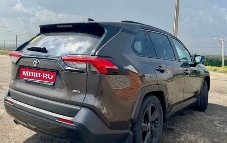 Toyota RAV4, 2021 год, 3 350 000 рублей, 7 фотография