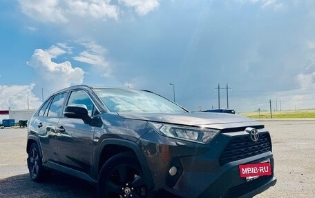 Toyota RAV4, 2021 год, 3 350 000 рублей, 3 фотография