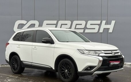 Mitsubishi Outlander III рестайлинг 3, 2017 год, 1 980 000 рублей, 1 фотография