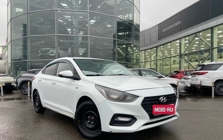 Hyundai Solaris II рестайлинг, 2019 год, 800 000 рублей, 1 фотография