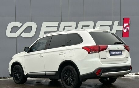 Mitsubishi Outlander III рестайлинг 3, 2017 год, 1 980 000 рублей, 2 фотография