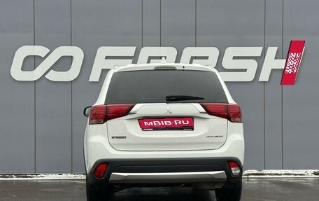 Mitsubishi Outlander III рестайлинг 3, 2017 год, 1 980 000 рублей, 4 фотография