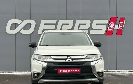 Mitsubishi Outlander III рестайлинг 3, 2017 год, 1 980 000 рублей, 3 фотография