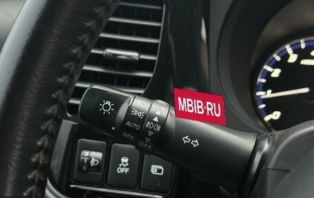 Mitsubishi Outlander III рестайлинг 3, 2017 год, 1 980 000 рублей, 16 фотография