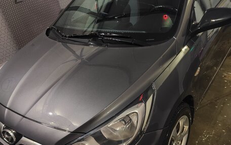 Hyundai Solaris II рестайлинг, 2012 год, 650 000 рублей, 5 фотография