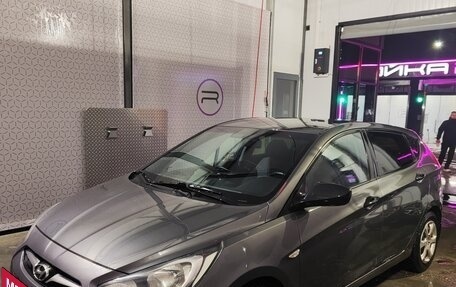 Hyundai Solaris II рестайлинг, 2012 год, 650 000 рублей, 4 фотография