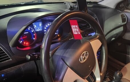 Hyundai Solaris II рестайлинг, 2012 год, 650 000 рублей, 3 фотография