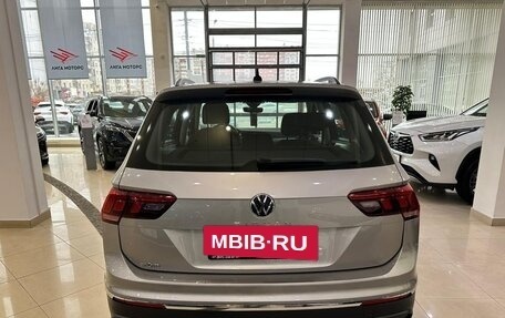 Volkswagen Tiguan II, 2021 год, 2 599 000 рублей, 4 фотография